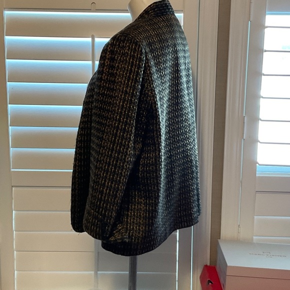 Elegant Black and Gold Women's Blazer - Picture 5 of 7